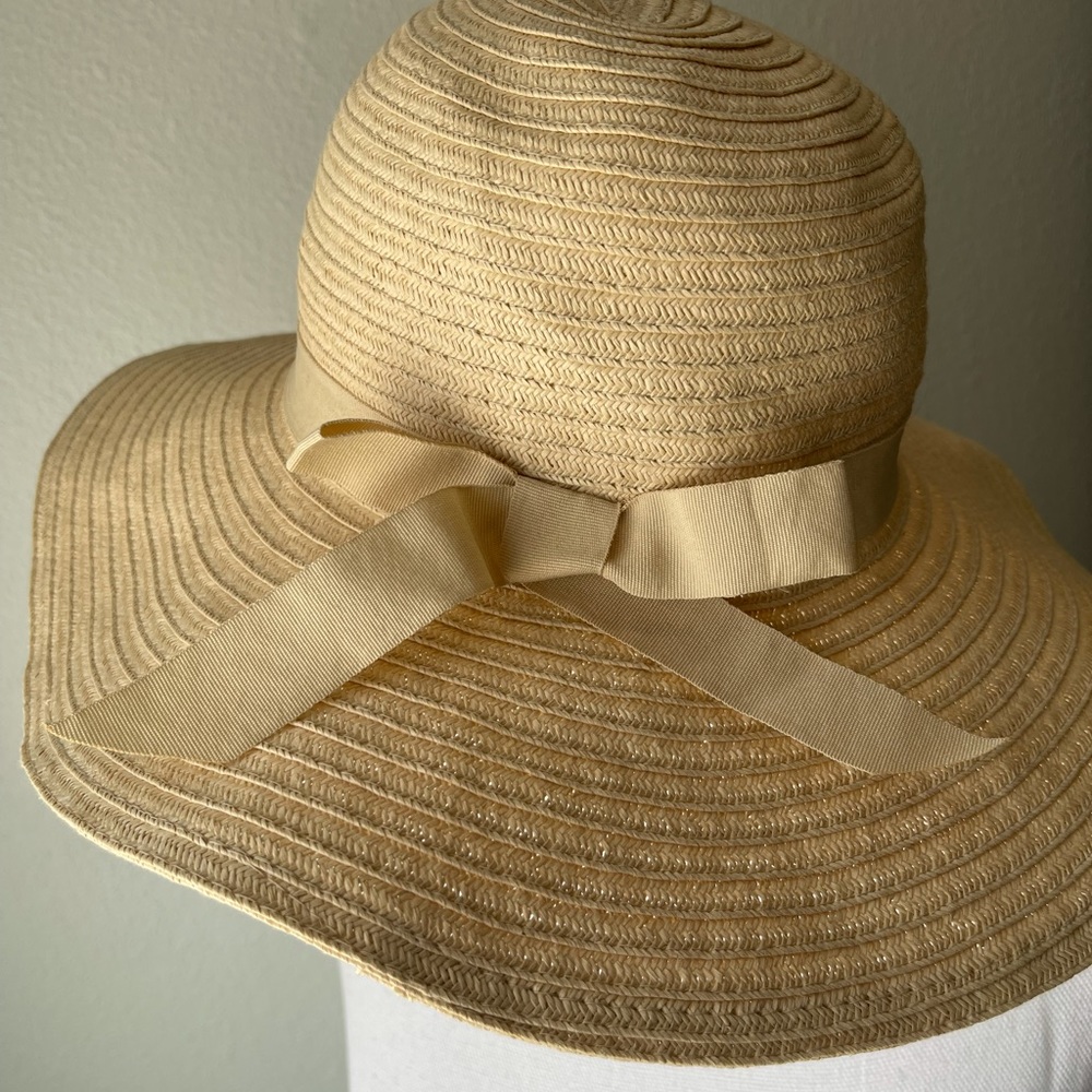 Floppy Hat - Picture 2 of 5